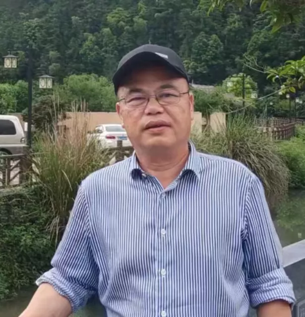 副会长 李忠培